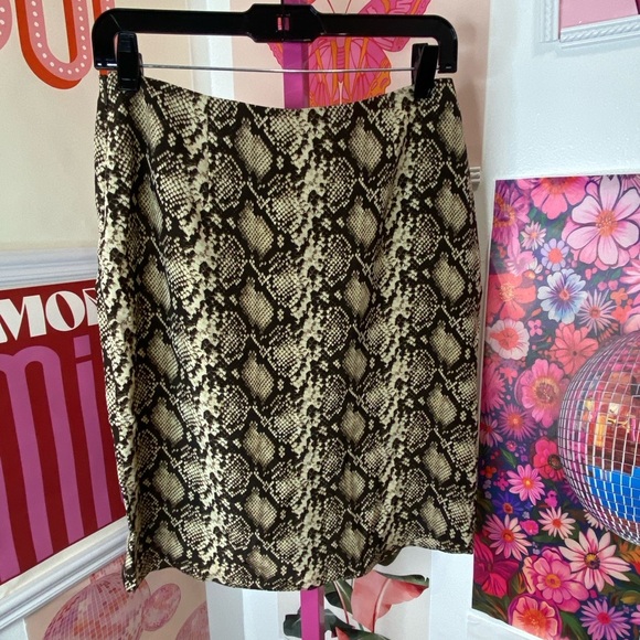 NWOT  NILI LOTAN HAZEL ASYMETRICAL SKIRT - Picture 8 of 10